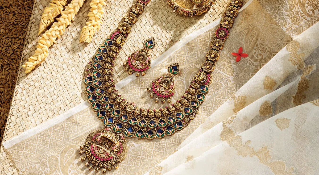 Elevate Your Loved Ones Style With Dazzling Gold Jewelery